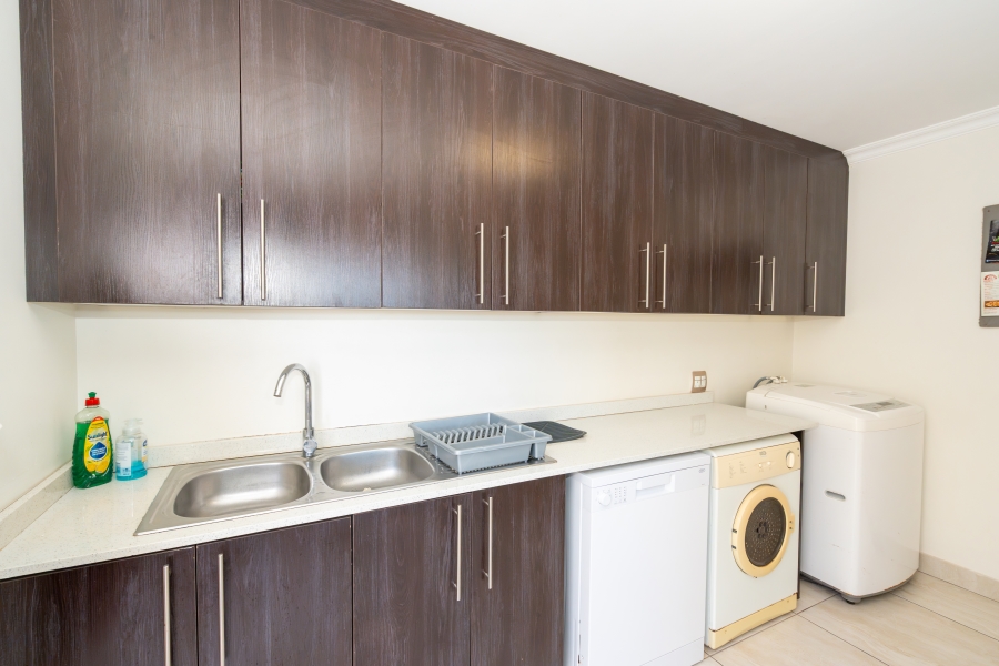 4 Bedroom Property for Sale in Sunset Estate Western Cape